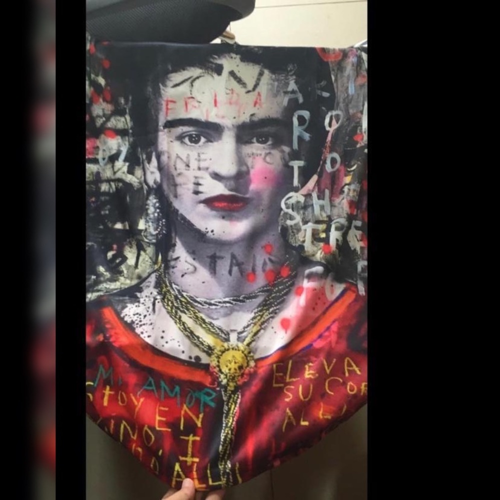 Frida Artist Tee shirt blouse